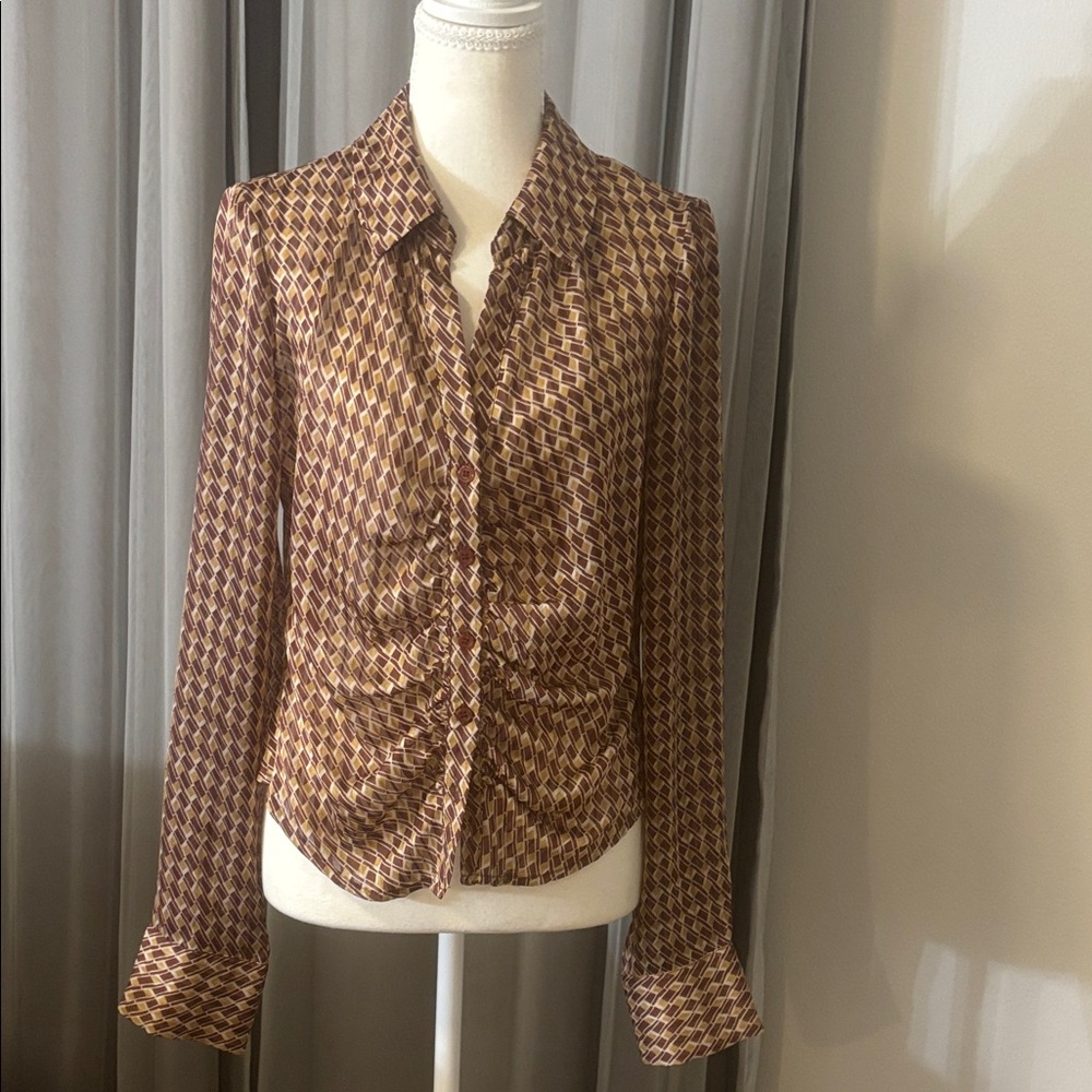 ASTR Geometric Print Blouse Size M Brown Tan Long Sleeve Workwear Chic Top